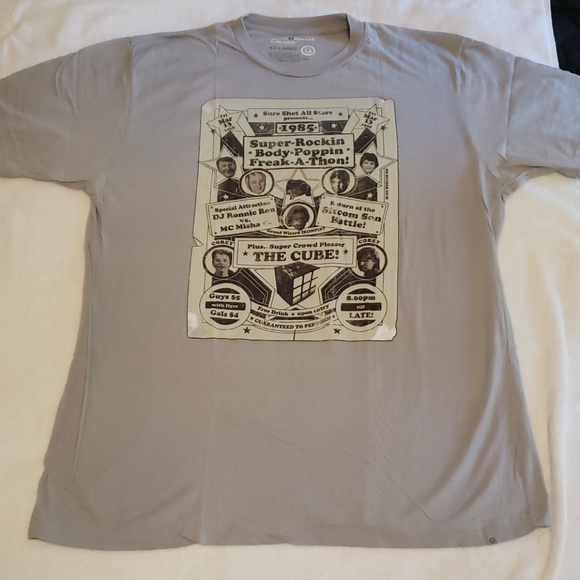 Vintage XXL Graphic Tshirt from Design By Humans - Picture 1 of 4